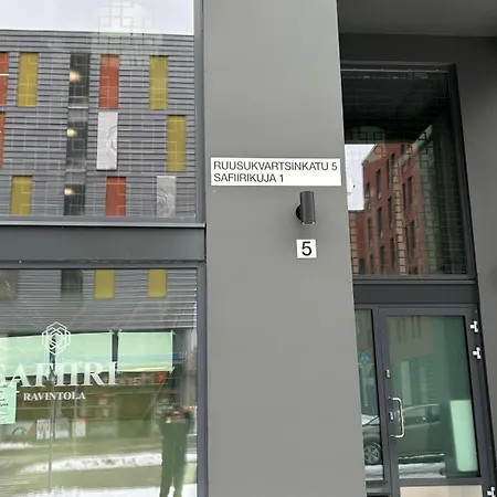 Entire Near Helsinki Airport In Kivistoe Apartment