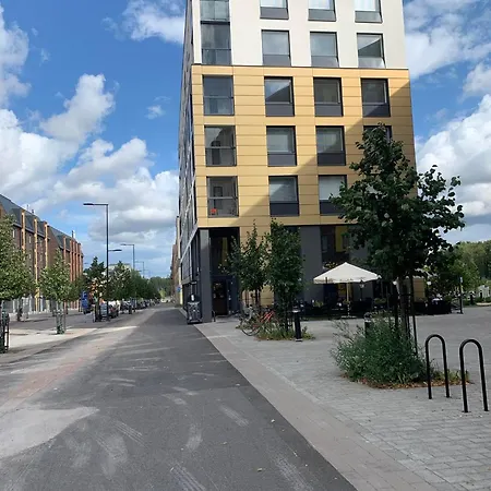 Entire Near Helsinki Airport In Kivistoe Apartment *